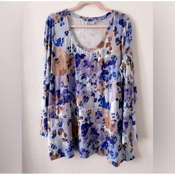 LOGO by Lori Goldstein Printed Long sleeve Knit Top with Hem Detail Size 1X - Picture 1 of 9